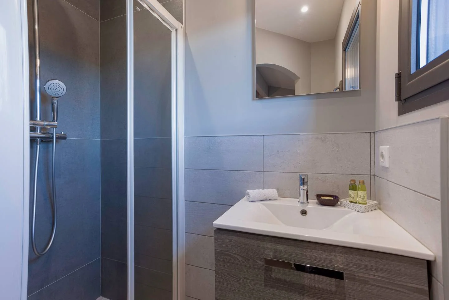 Salle de bain 1 - Romaine de Fayence